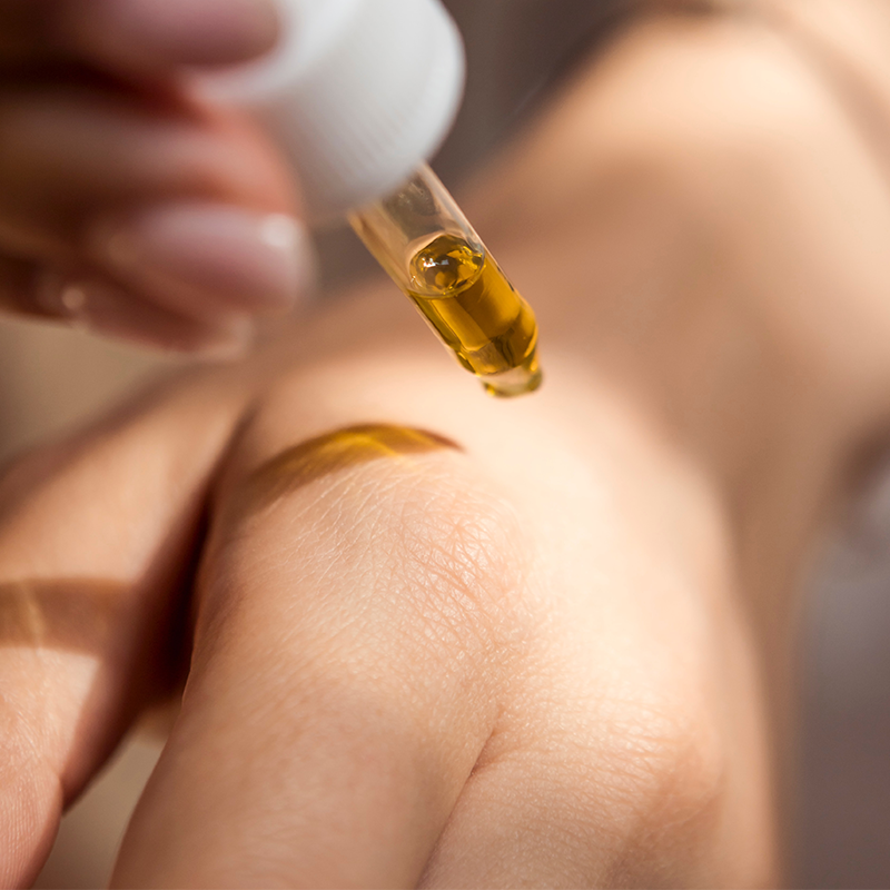 The Golden Elixir: Exploring the Benefits of Jojoba Oil for Massage